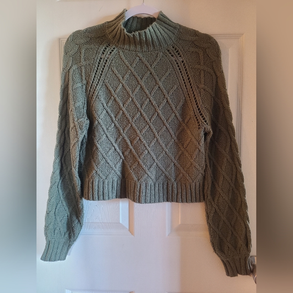 American Eagle Sweater